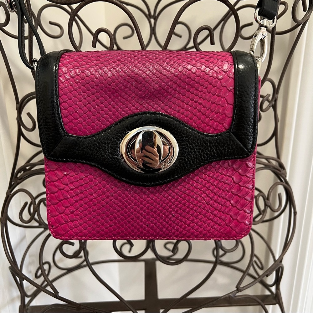 🔥NWOT — BODHI Crossbody 3 Pocket Bag in Hot Pink with a snake skin texture